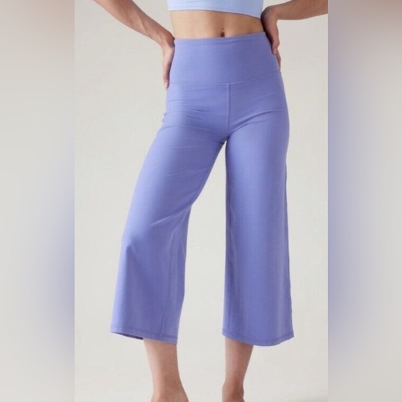 Athleta Elation Wide Crop Pant in Lavender/Adonis Blue Size Small NWT - Picture 1 of 9